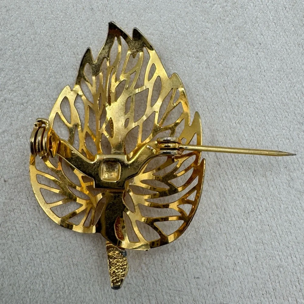 Vintage Gold Tone‎ Filigree Leaf Brooch Pin Openwork Nature Jewelry